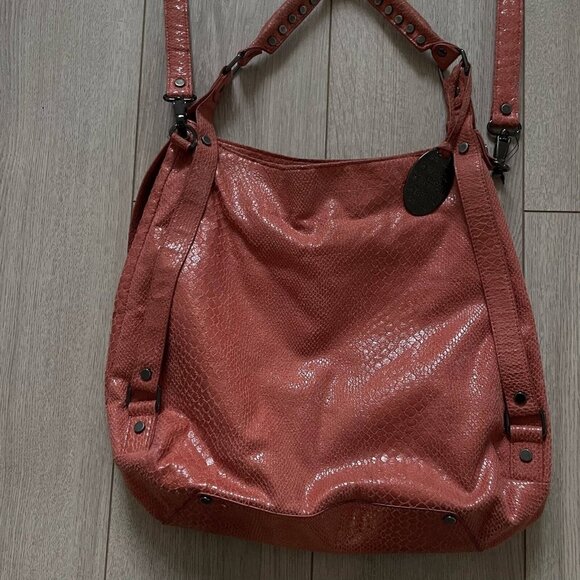 Kenneth Cole Reaction Faux Leather Crossbody Bag Snake Embossed Studded Orange - Picture 4 of 12